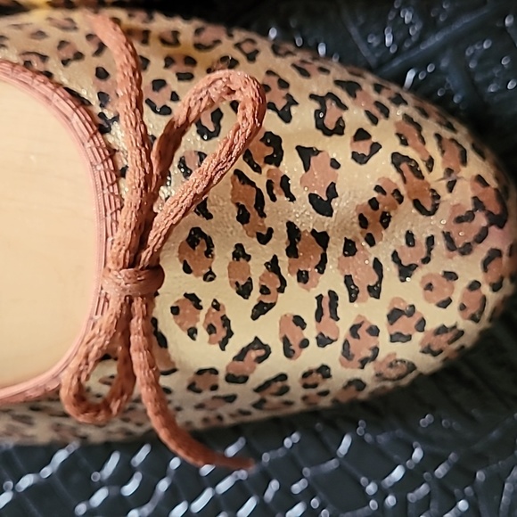 Tictactoes animal metallic print,  NWOT, dancing ballerina style shoes, size 10 - Picture 2 of 9
